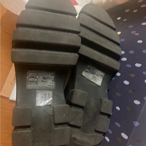 Stylish Women's Black and White Boots 9 - Picture 6 of 7